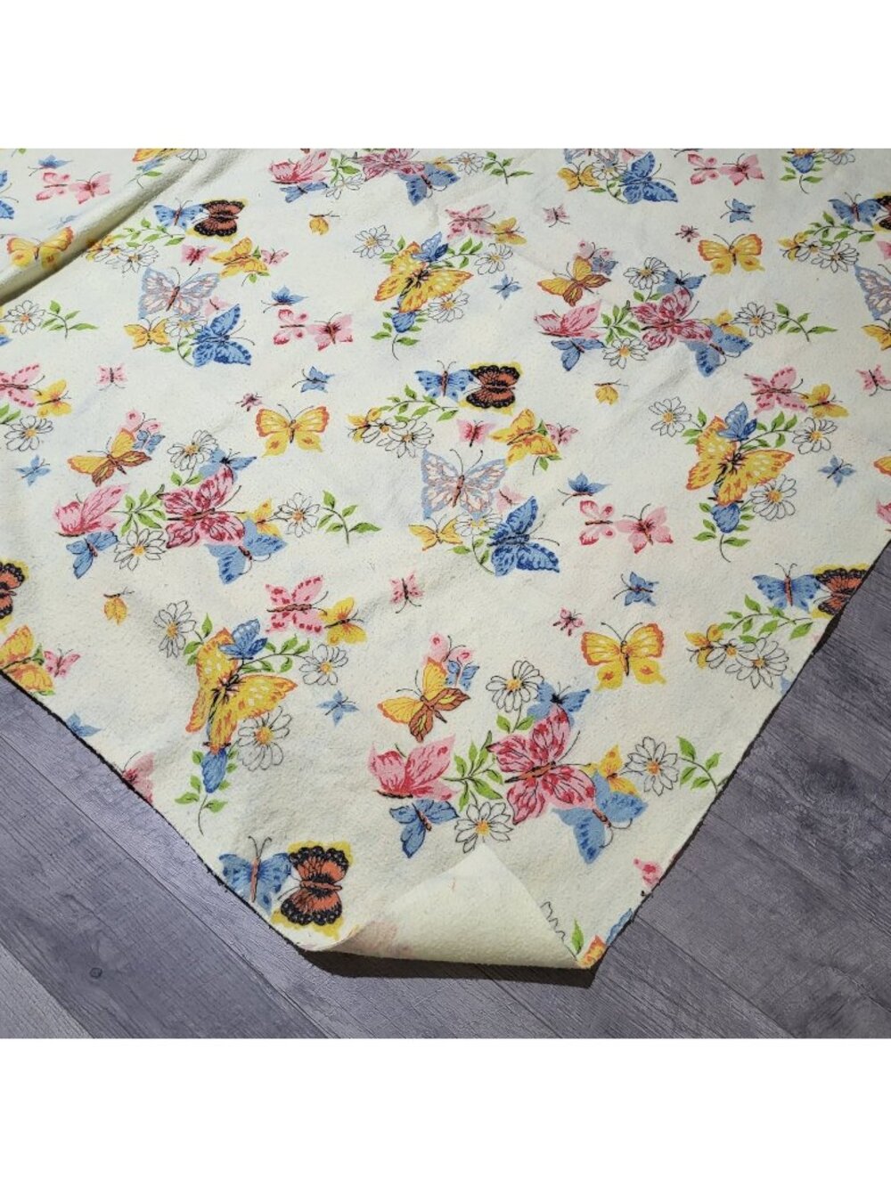 Vintage Cannon Mills Butterfly Blanket Twin Pale yellow Pilled Soft comfy